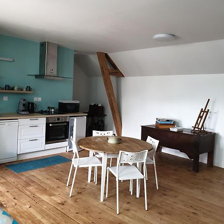 L 'Appartement Du Rocher Château-du-Loir Exterior foto